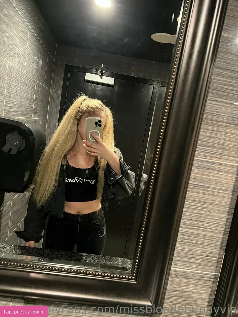 MissBlondeBunny - Photo #39