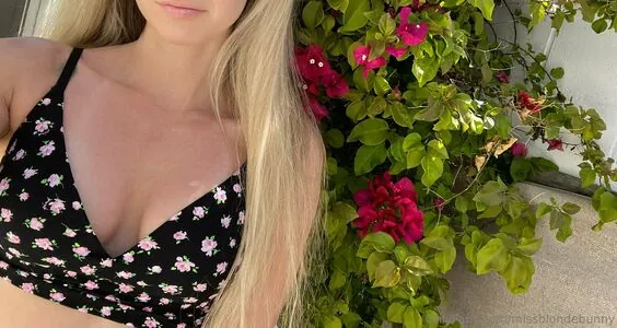 MissBlondeBunny content