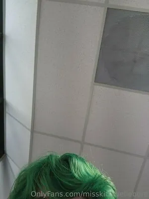 misskittyhellebore content