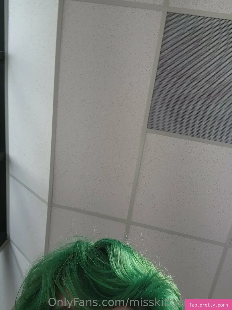 misskittyhellebore - Photo #03