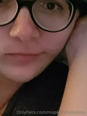 misskittyhellebore content