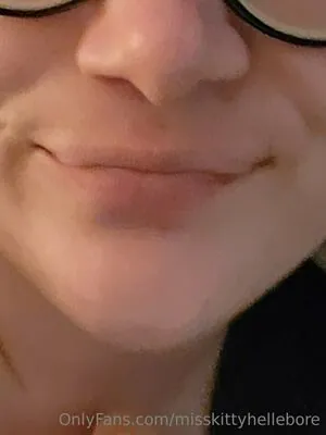 misskittyhellebore content