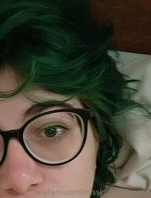 misskittyhellebore content