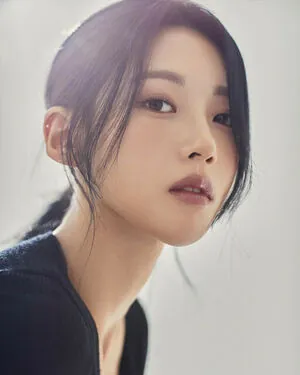 Min-ji KIM content