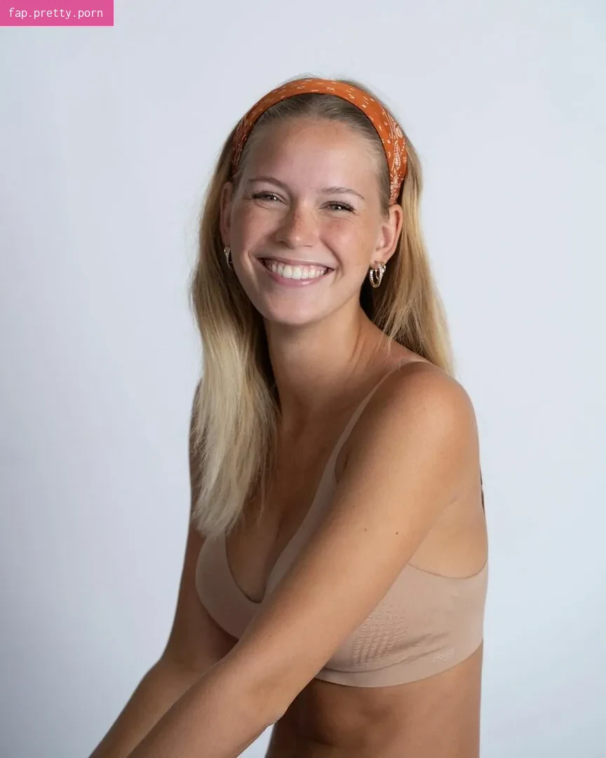 Melanie Kroll - Photo #60