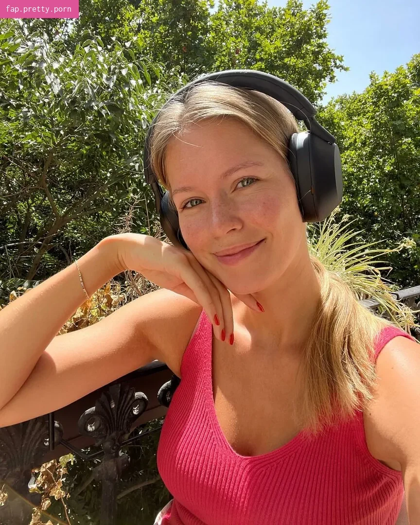 Melanie Kroll - Photo #92