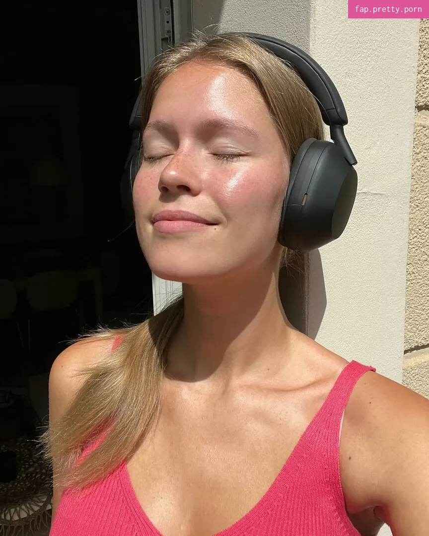 Melanie Kroll - Photo #93