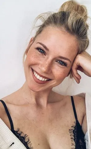 Melanie Kroll content