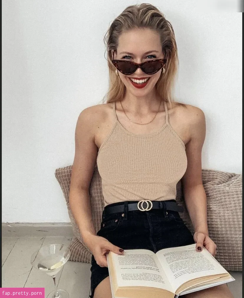 Melanie Kroll - Photo #87