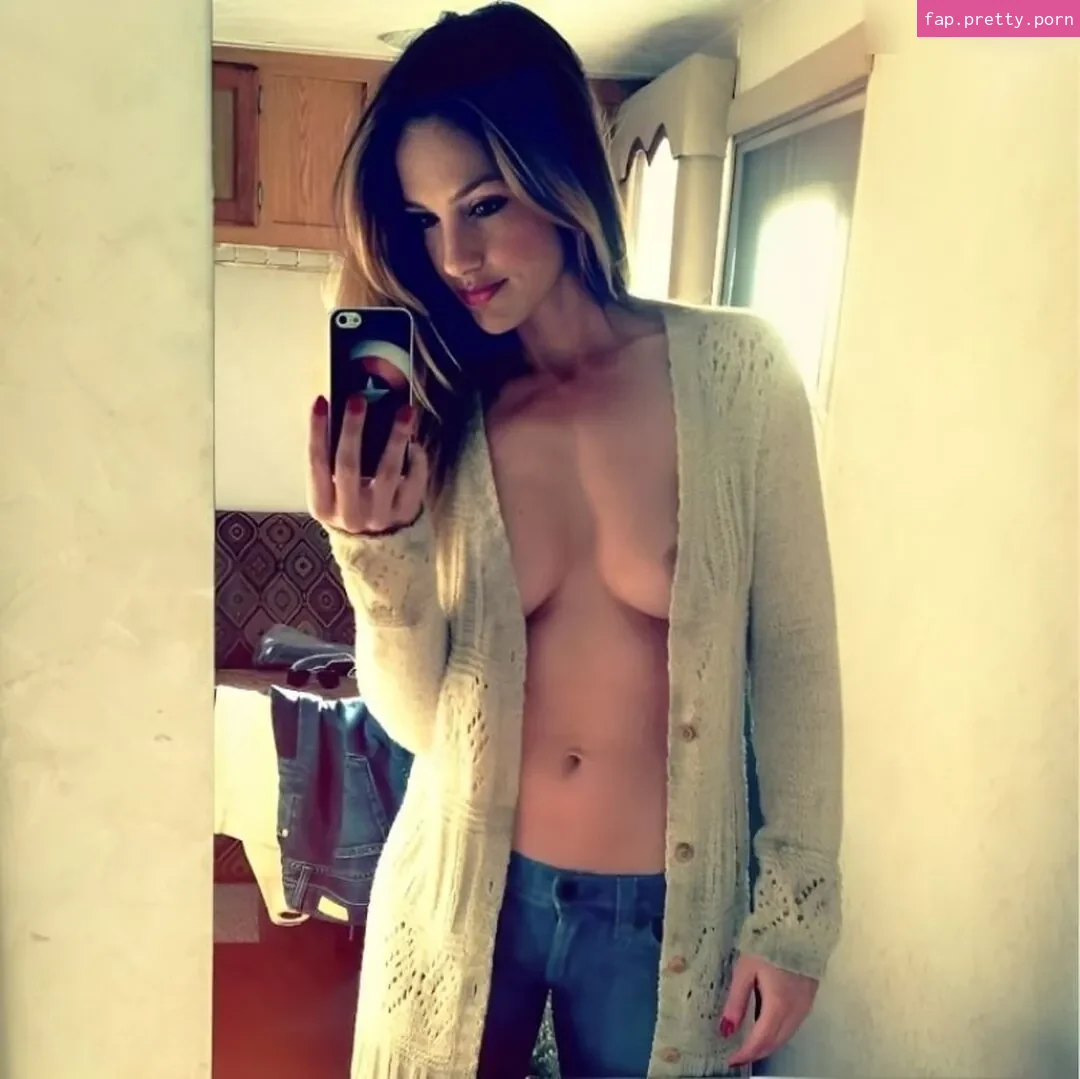 Minka Kelly - Photo #22