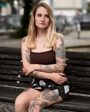 Model Lisa Marie content