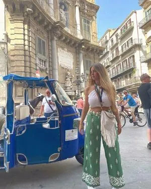 María Moreno content