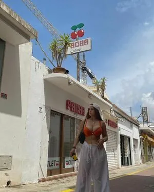 María Moreno content