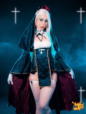 MollyRedWolf content