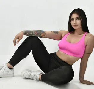 monirojas_oficial content