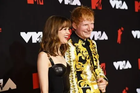 Maisie Peters content