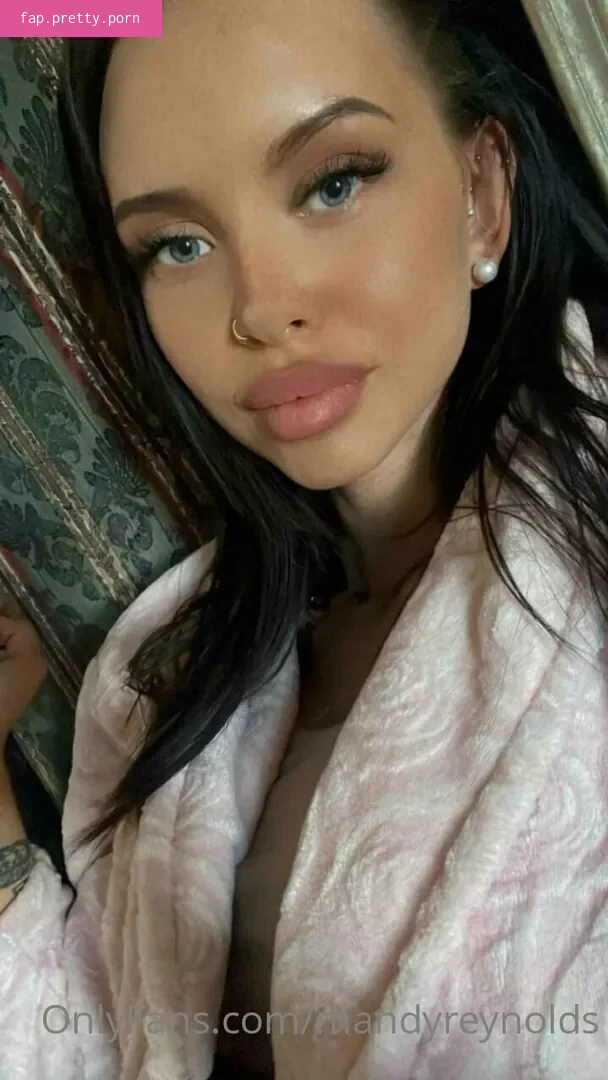 Mandy Reynolds - Photo #03