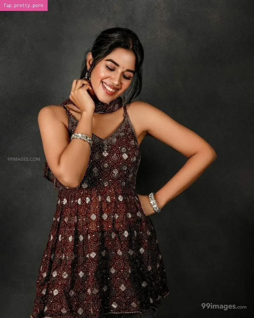 Mirnalini Ravi - Photo #15