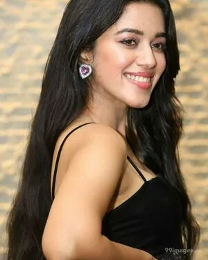 Mirnalini Ravi content