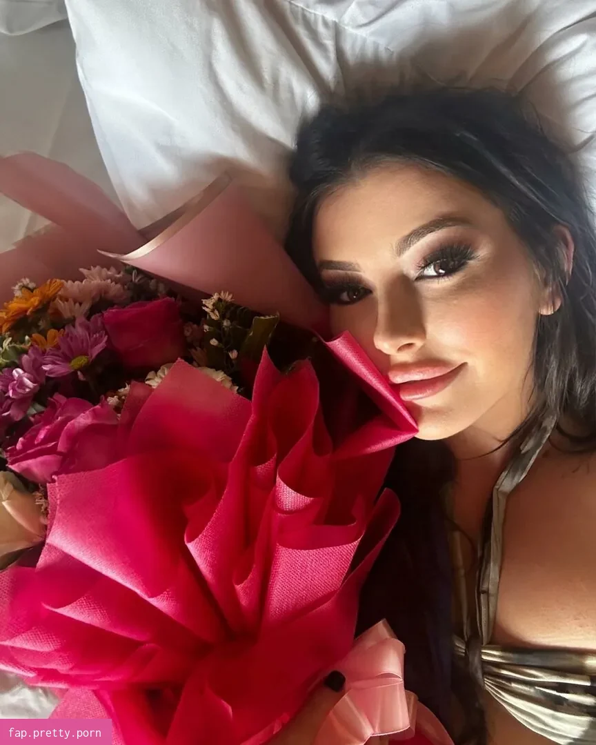 Madison Sinclair - Photo #08