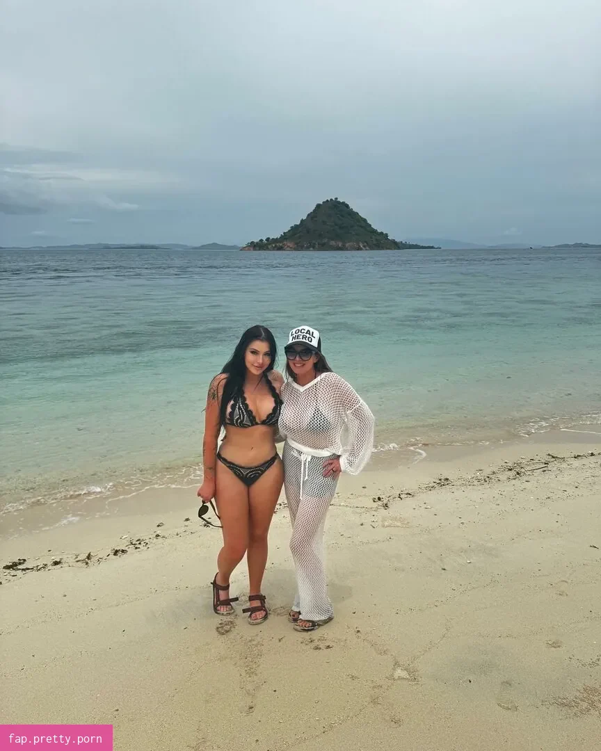 Madison Sinclair - Photo #30