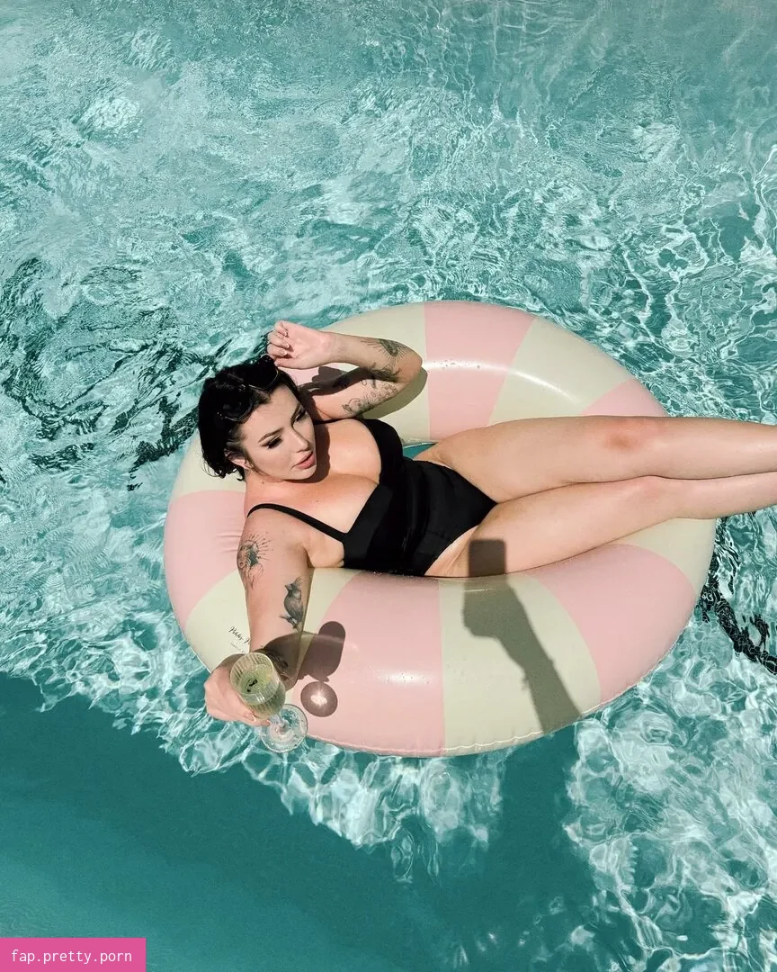 Madison Sinclair - Photo #36