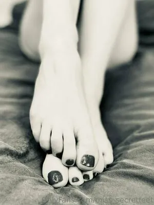 miss_secretfeet content