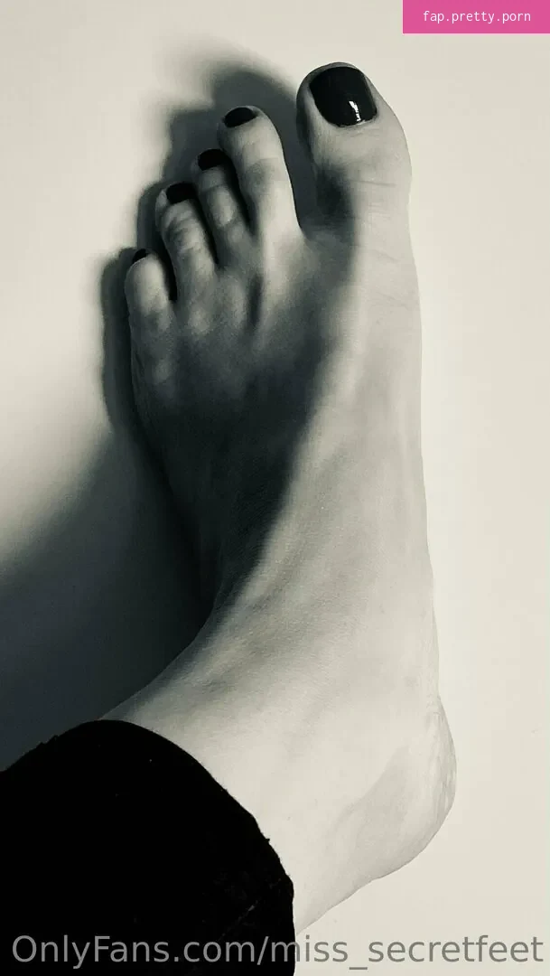 miss_secretfeet content