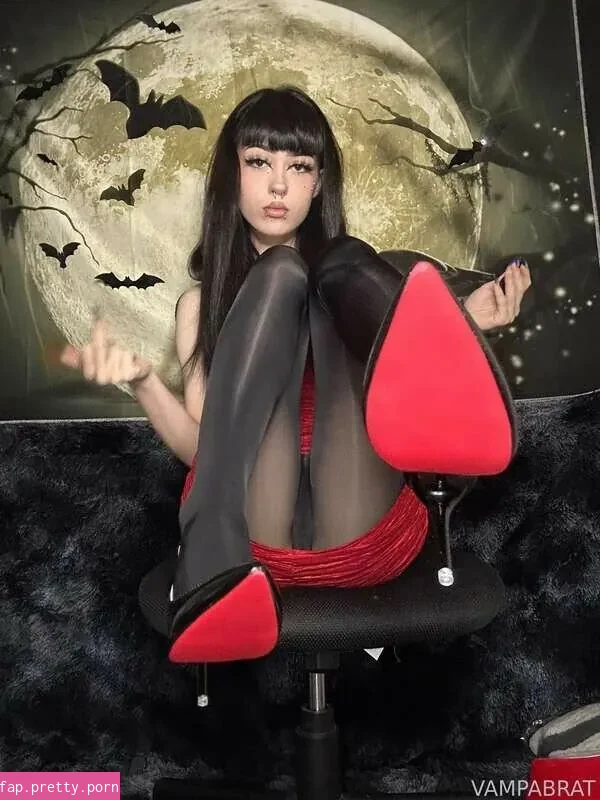 Madam Vampa - Photo #10