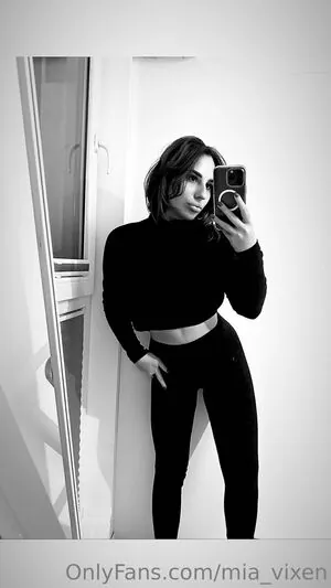 mia_vixen content