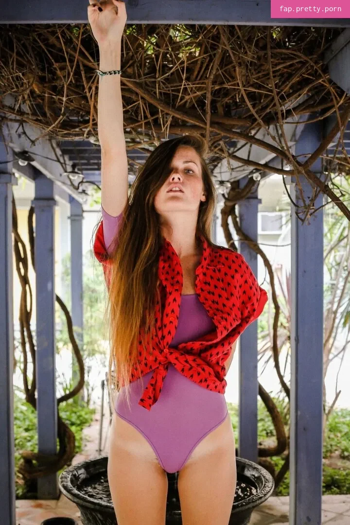 Maggie White content