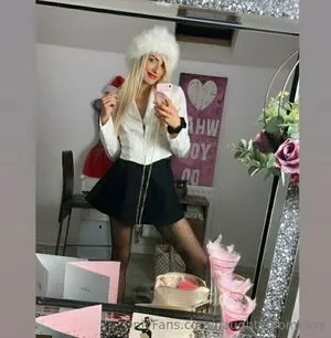 naughtymomkass content