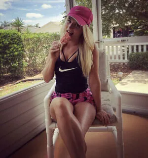 Nicole Gerome content