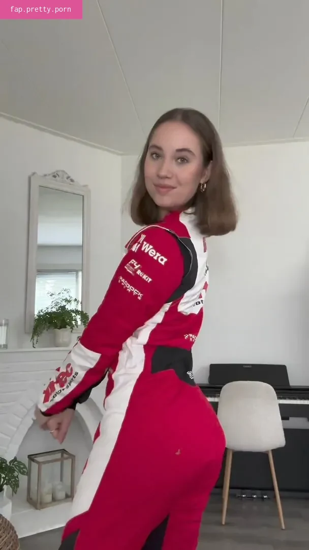 Nina Gademan - Photo #07