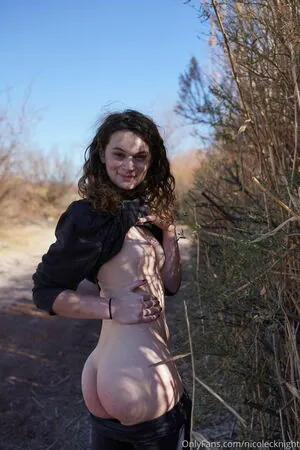 nicolecknight content