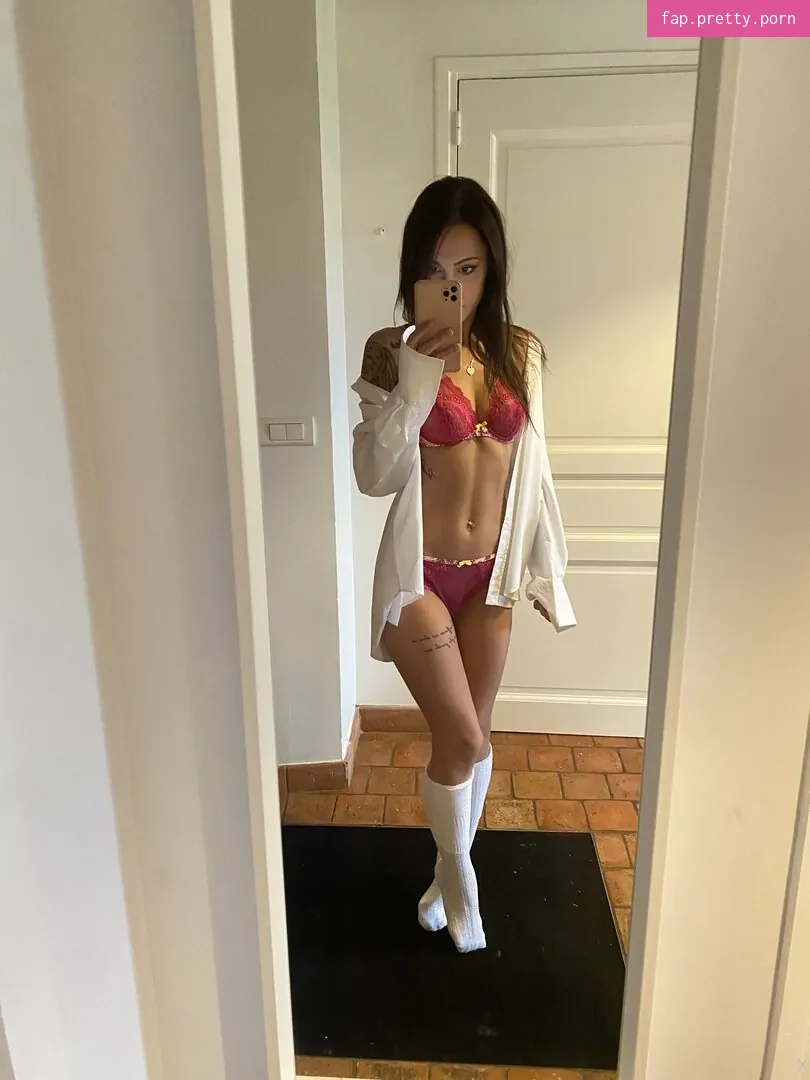 nikitabellucci - Photo #37