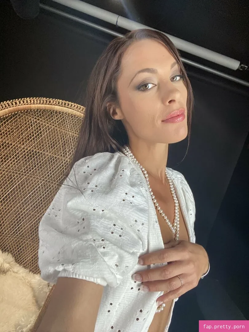 nikitabellucci - Photo #40