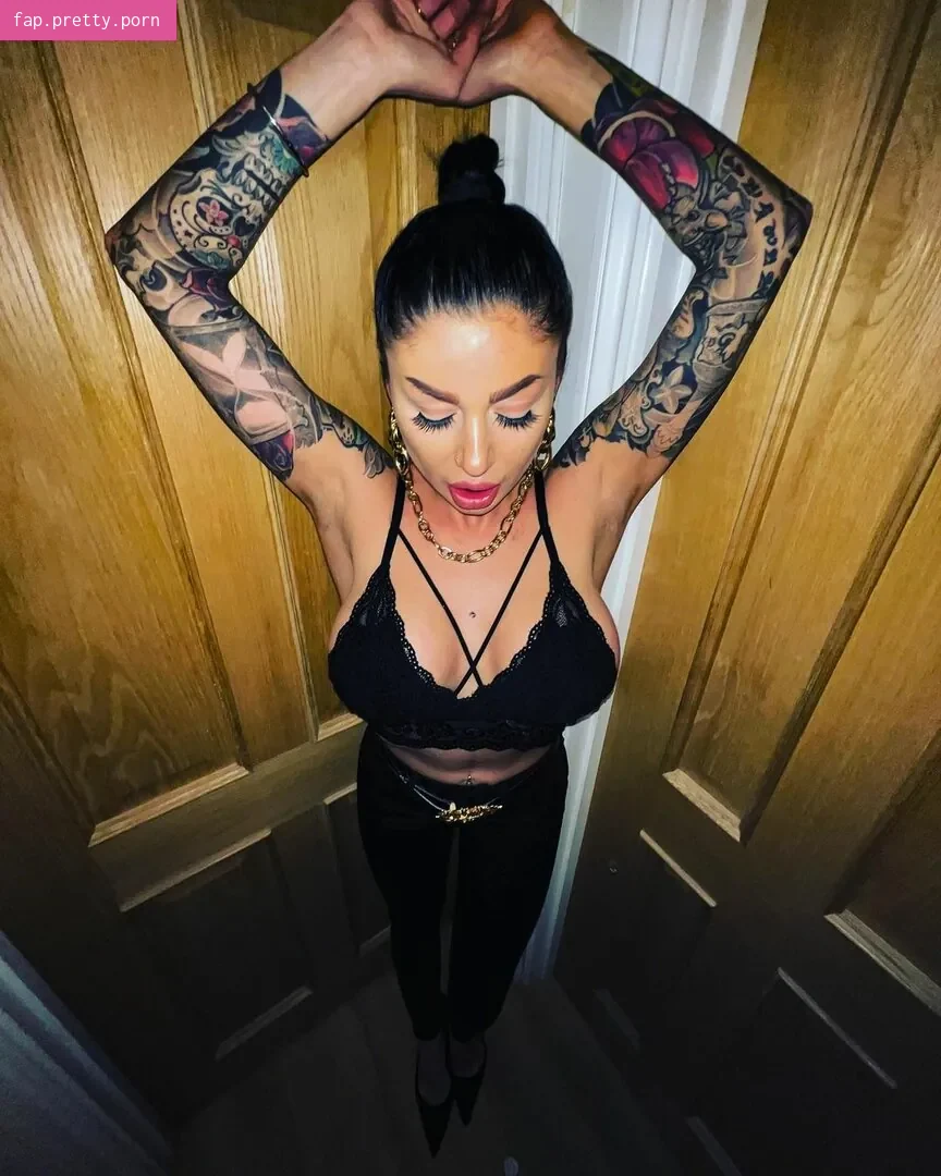 Nikkibelfort - Photo #05