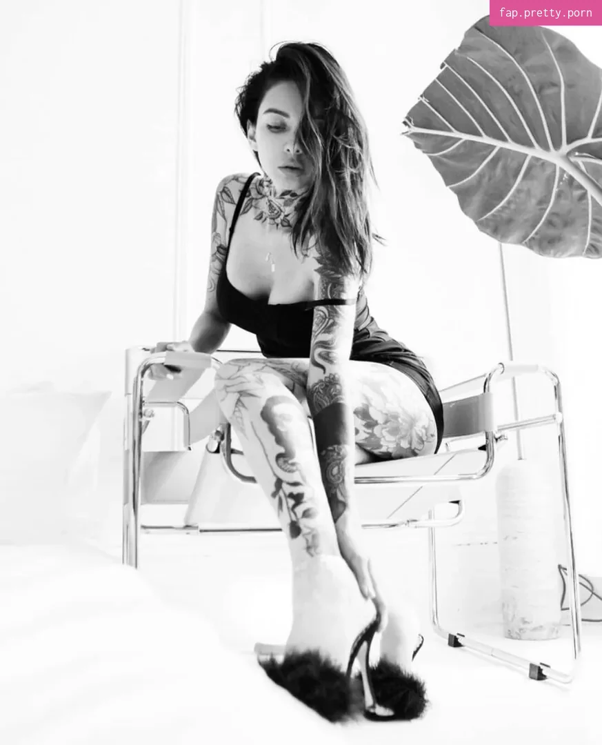 Natalia Maria Collins - Photo #01