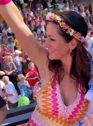 Nina Marlisa Lenzi content