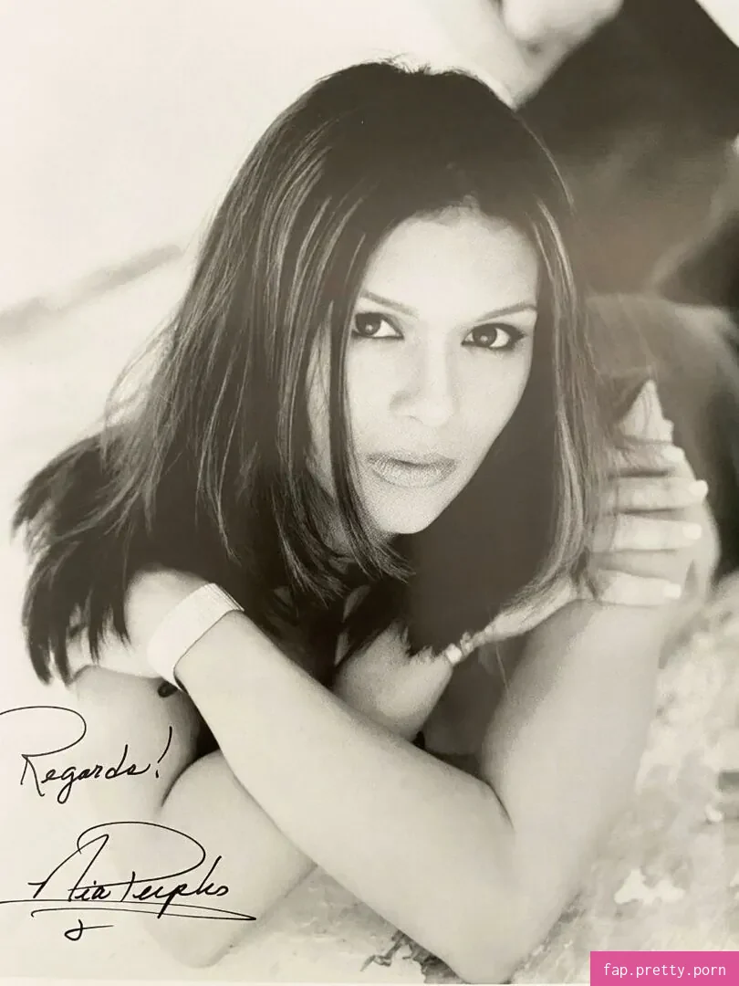 Nia Peeples - Photo #13