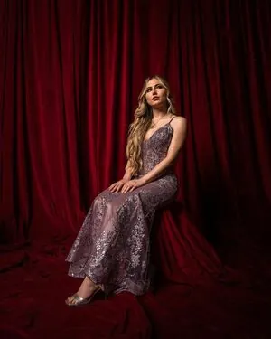 Nicki Taylor content