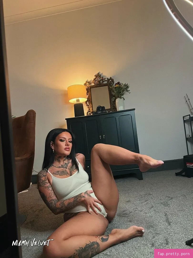 Niamh Velvet - Photo #35