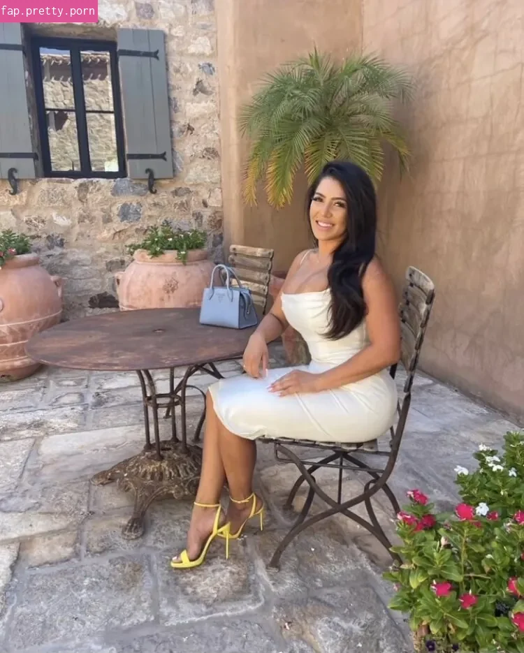 Nikki Waka - Photo #45