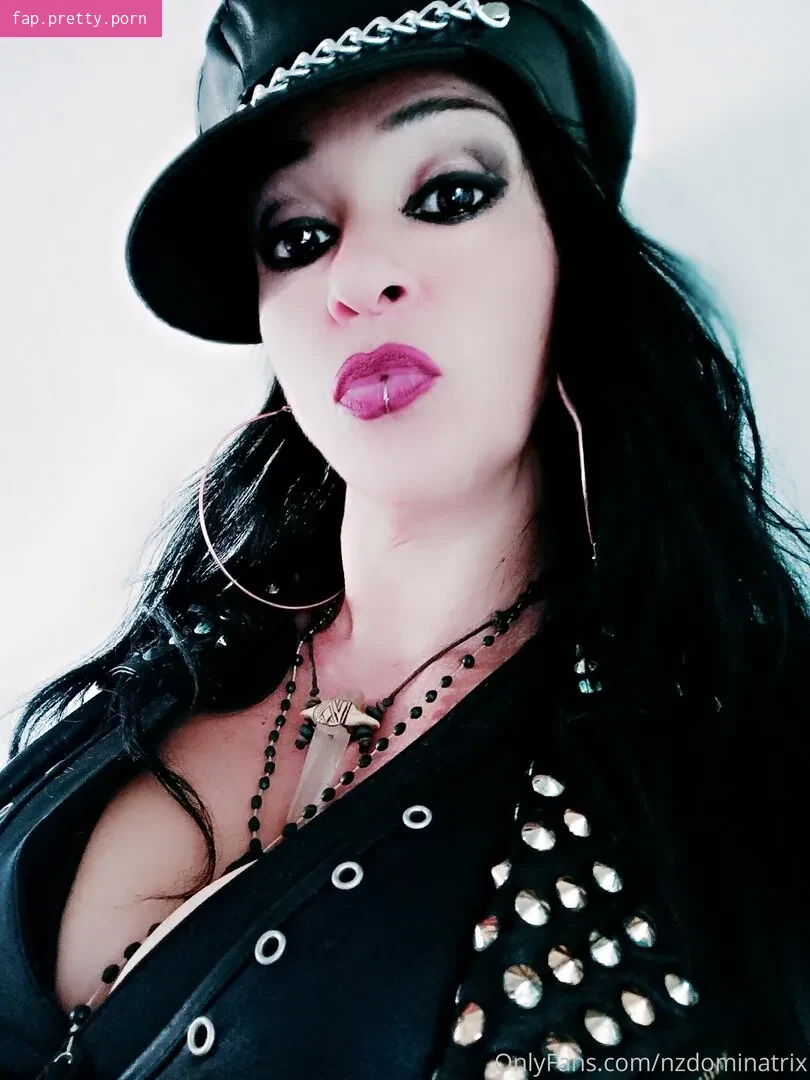nzdominatrix - Photo #01
