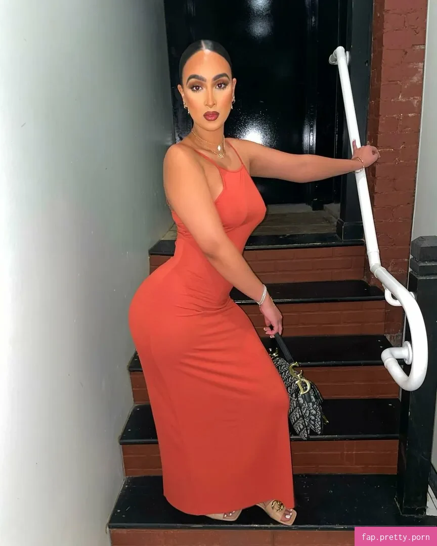 Omaima Benamre - Photo #07