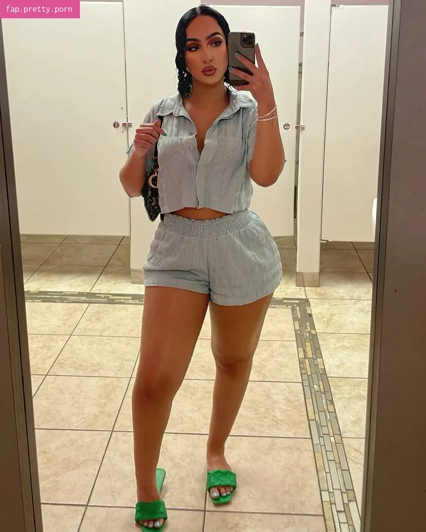 Omaima Benamre - Photo #17