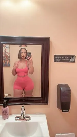 Omaima Benamre content