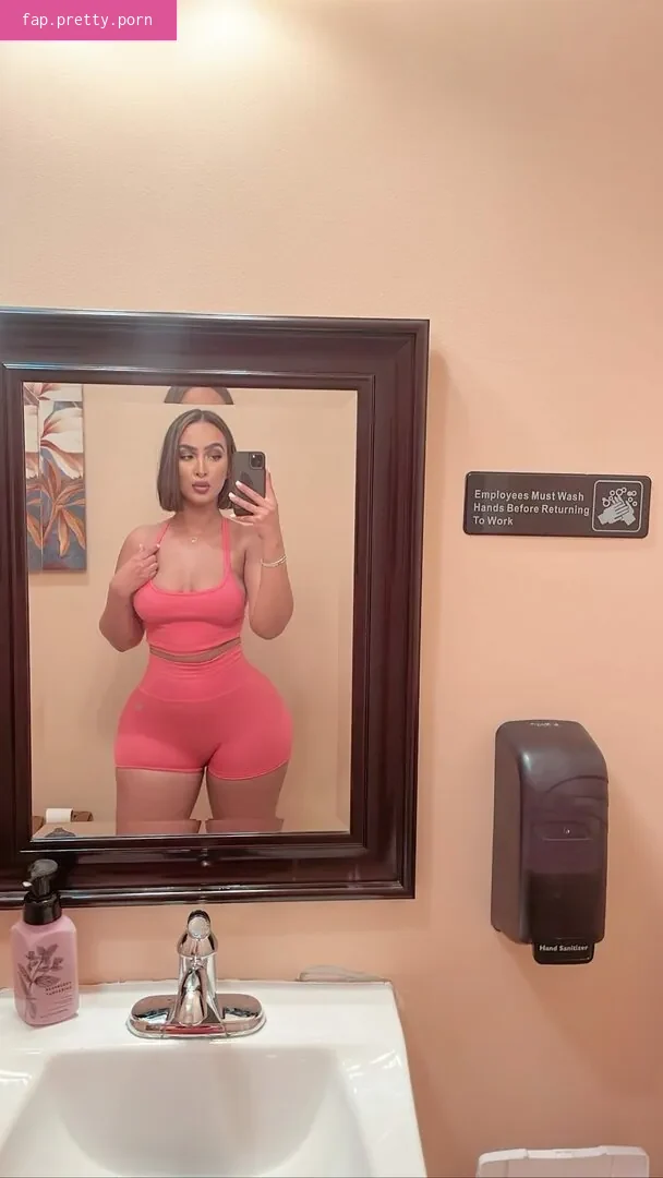 Omaima Benamre - Photo #35