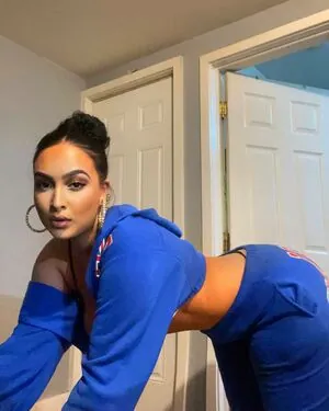 Omaima Benamre content